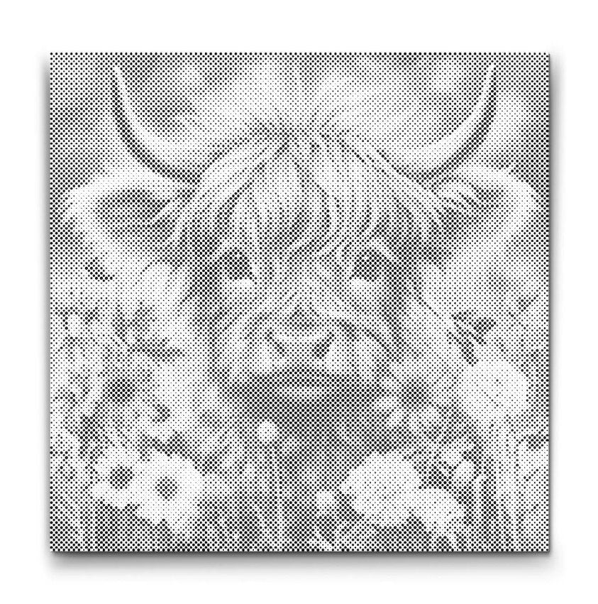 Prickmålning på canvas med ko omgiven av blommor i ett konstnärligt motiv