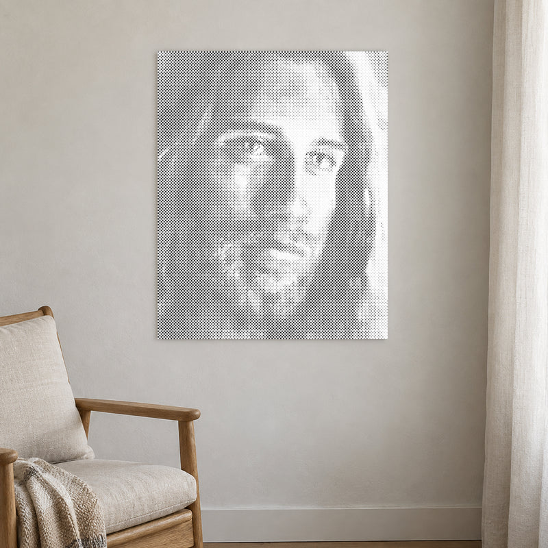 Prickmålningen “Jesus kristus”, på en ljus vägg i ett rum med mjukt dagsljus.